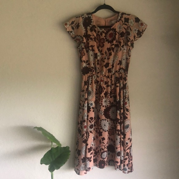 LOFT Dresses & Skirts - LOFT flutter sleeve dress